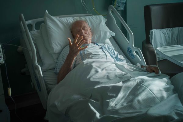© SARAH LEE - JOHN SUTHERLAND , CROMWELL HOSPITAL. NOVEMBER 2018. john hospital 04.jpg