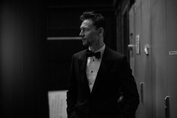 © SARAH LEE - BACKSTAGE AND ON THE RED CARPET AT THE 2015 BAFTA FILM AWARDS. TOM HIDDLESTON. LONDON. 1baftaawards46.jpg