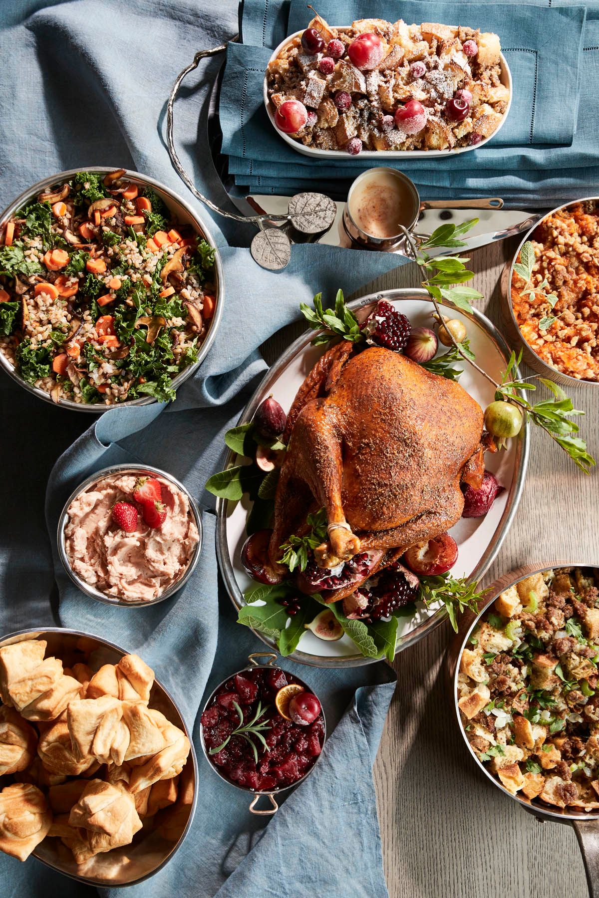 BRAVOCATERING_KEVINGARVINTURKEYDINNER_Q58RN_CB18_PB_V1 (2).jpg