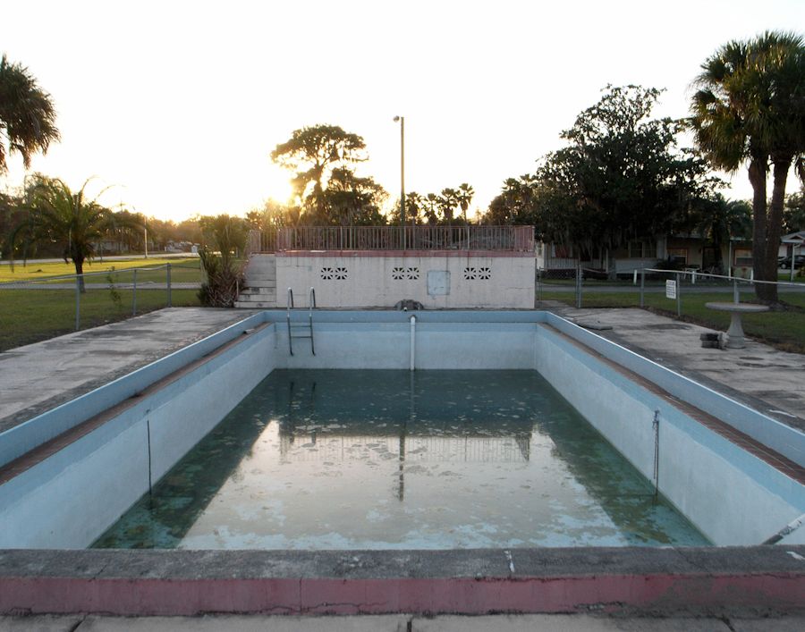 1florida_pool_web.jpg