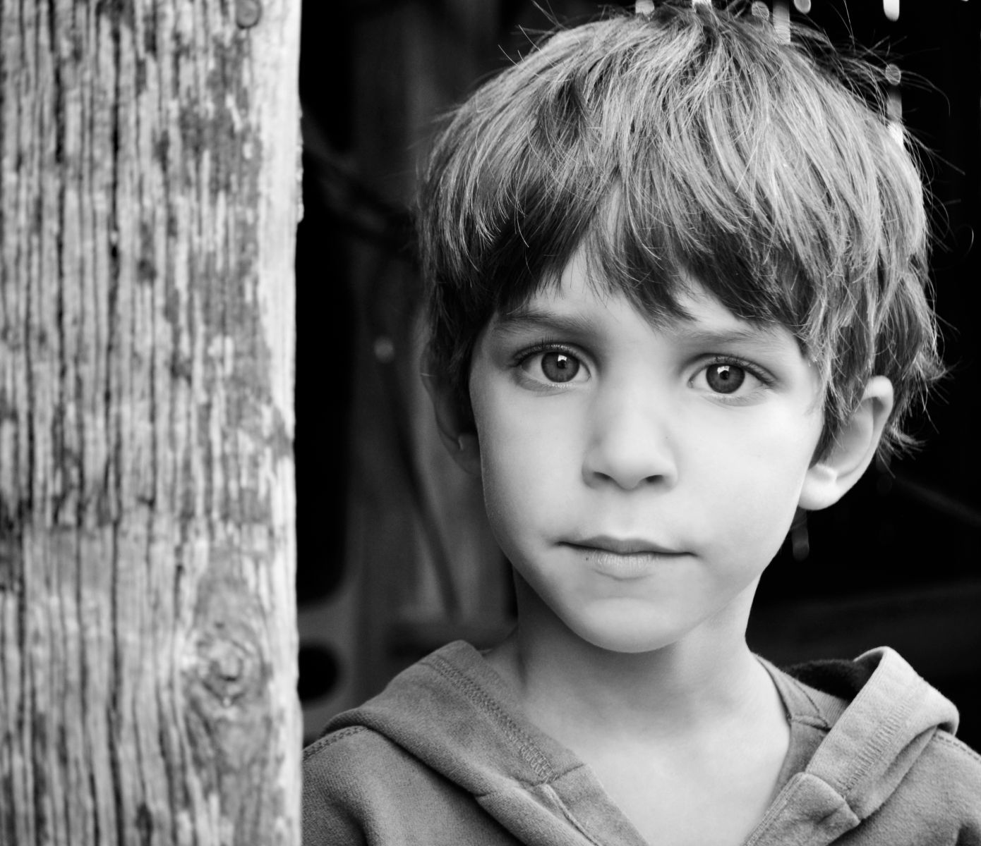 1dsc_0075_luke_barn_2sides_fall2012_bw_crop