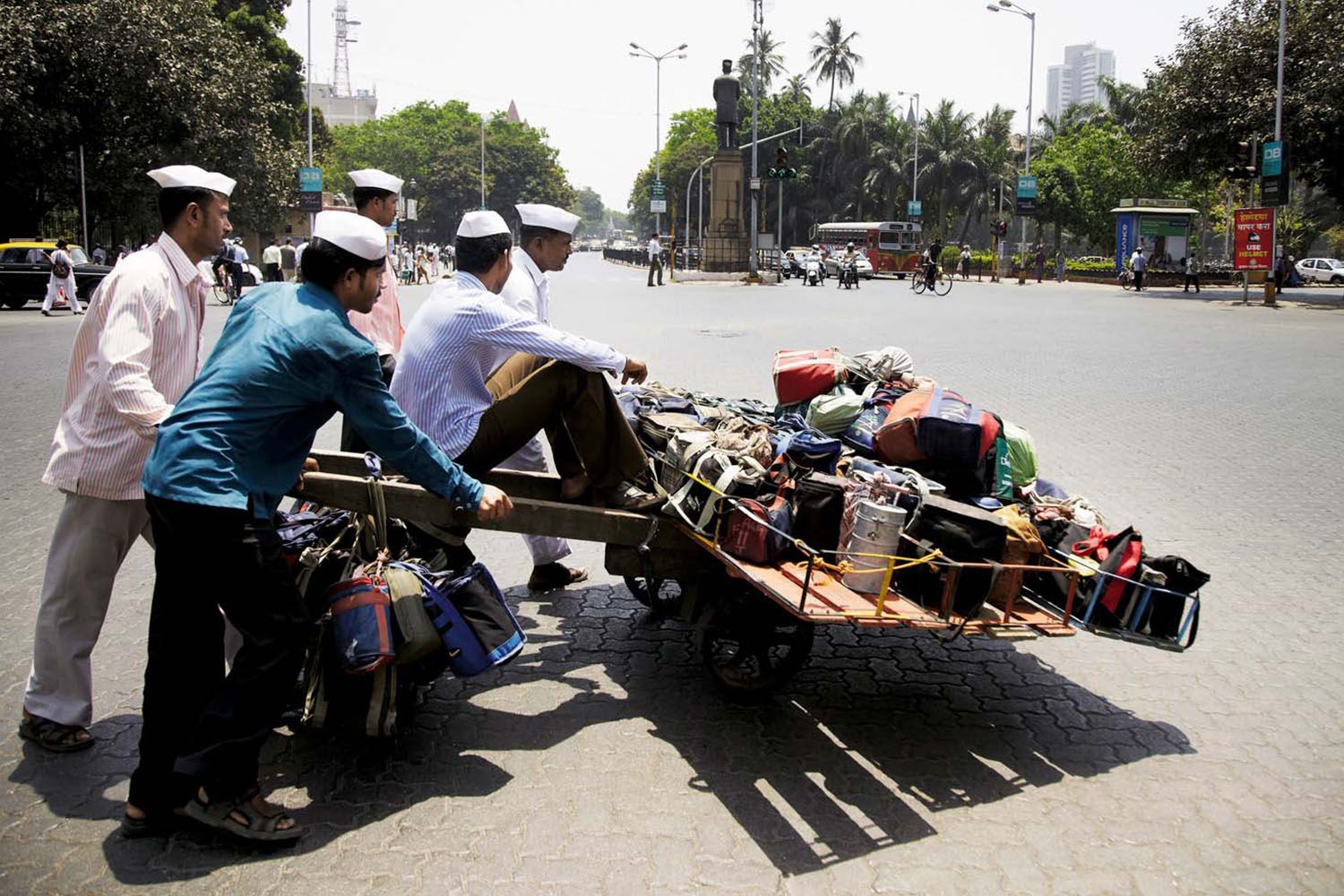 DABBAWALAS_03.jpg