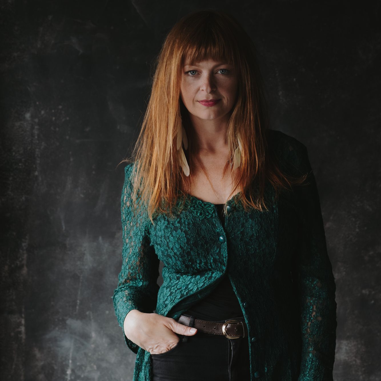 Tekla Waterfield/singer, songwriter