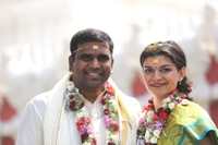Angie and Vikas' Hindu Wedding 1_0_3024_1angievikashindubest215.jpg
