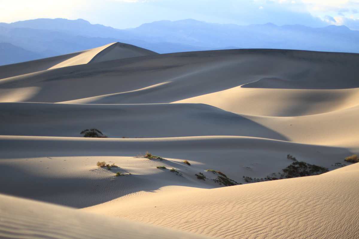 Mesquite Sand Dunes in Death Valley with 7D Mesquite Sand Dunes in Death Valley