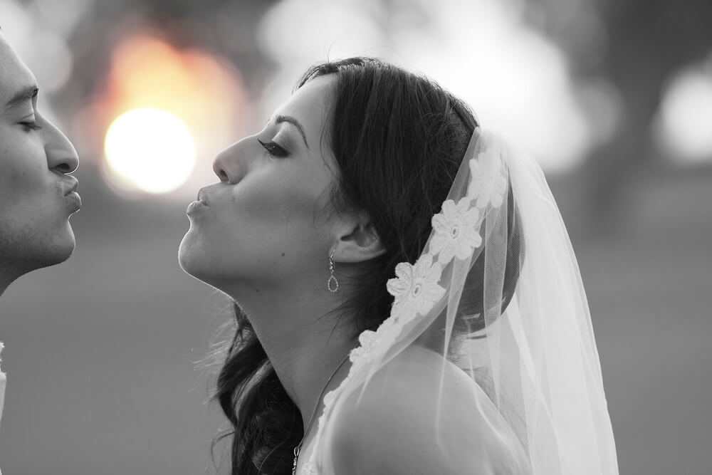 Sandra and Nestor kiss The sunset kiss.jpg