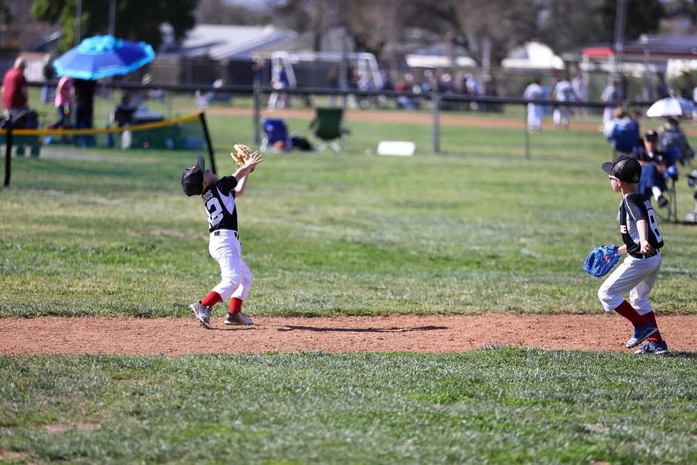 Baseball catch at first base