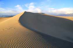 Drifting sand dunes