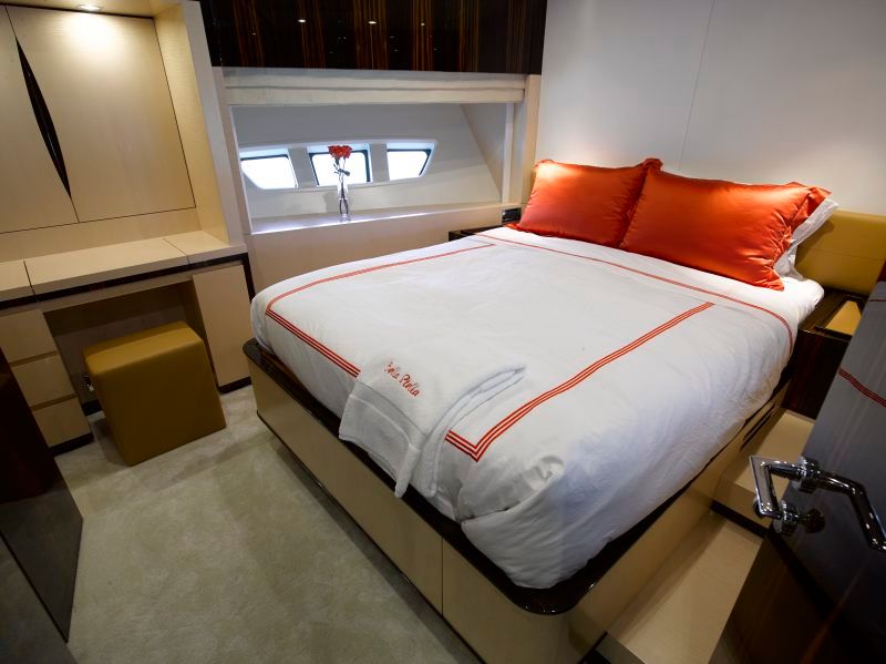 BELLA STELLA 515 2350.JPG