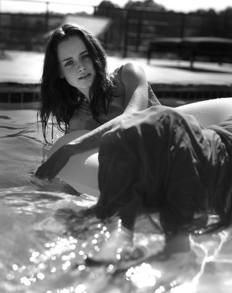061KK_GirlInPool copy.jpg