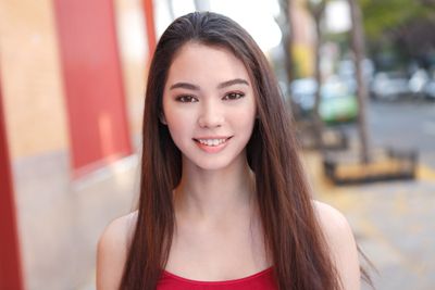 Headshot 0037Th-L8.jpg