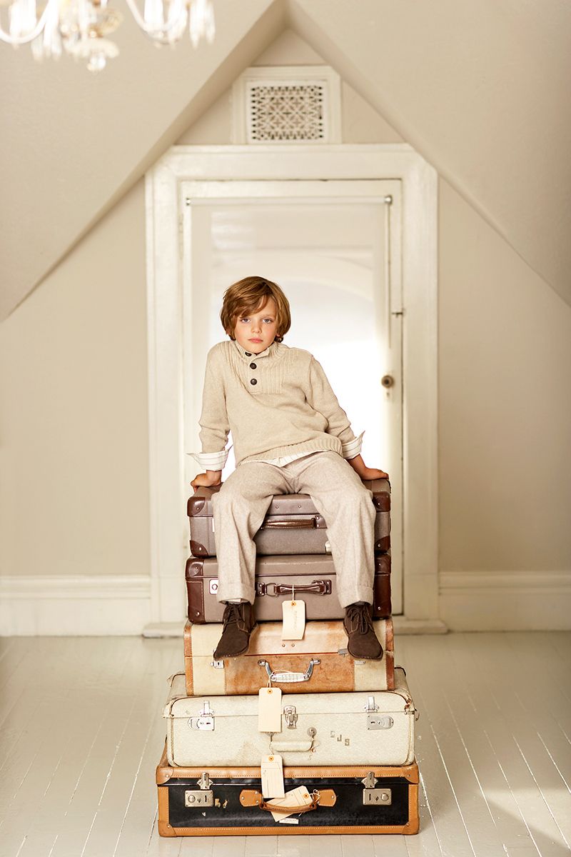 1015_william_suitcases_r