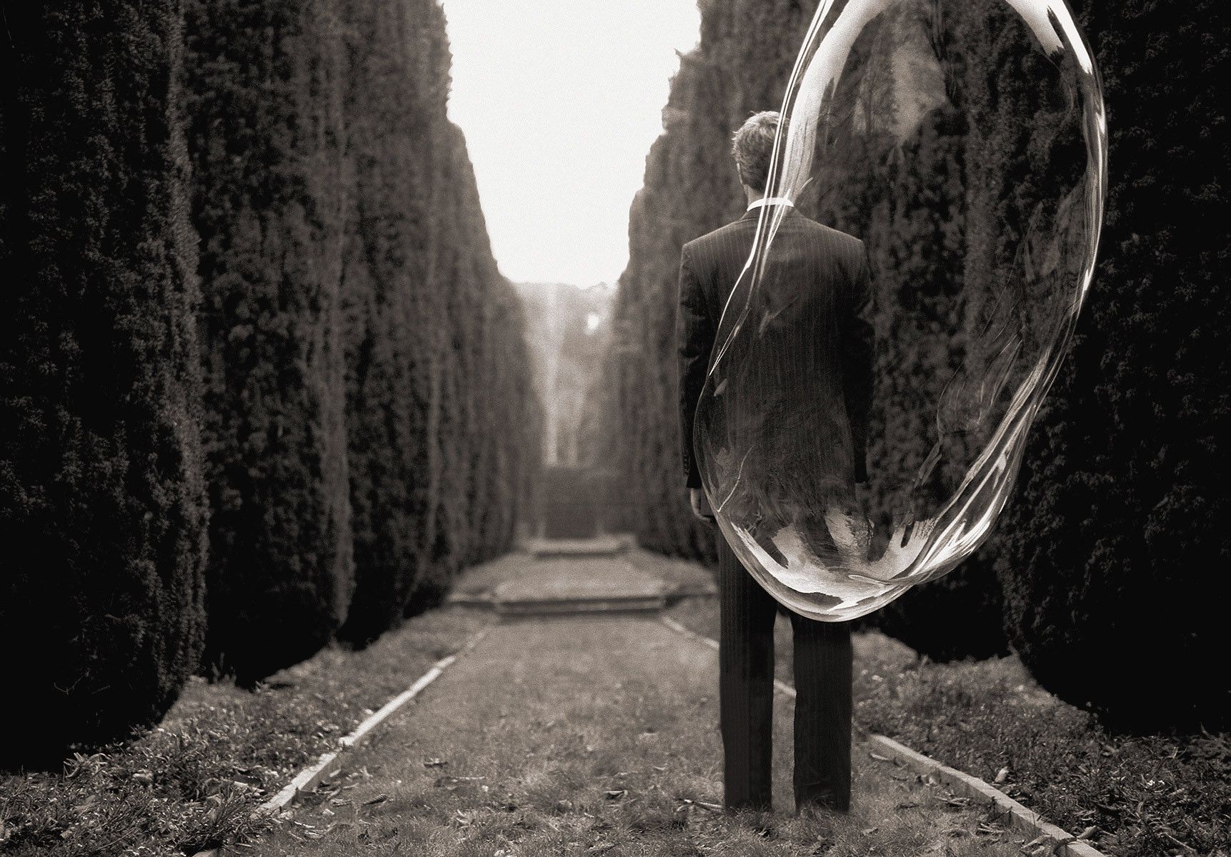 1001_man_with_bubble_r