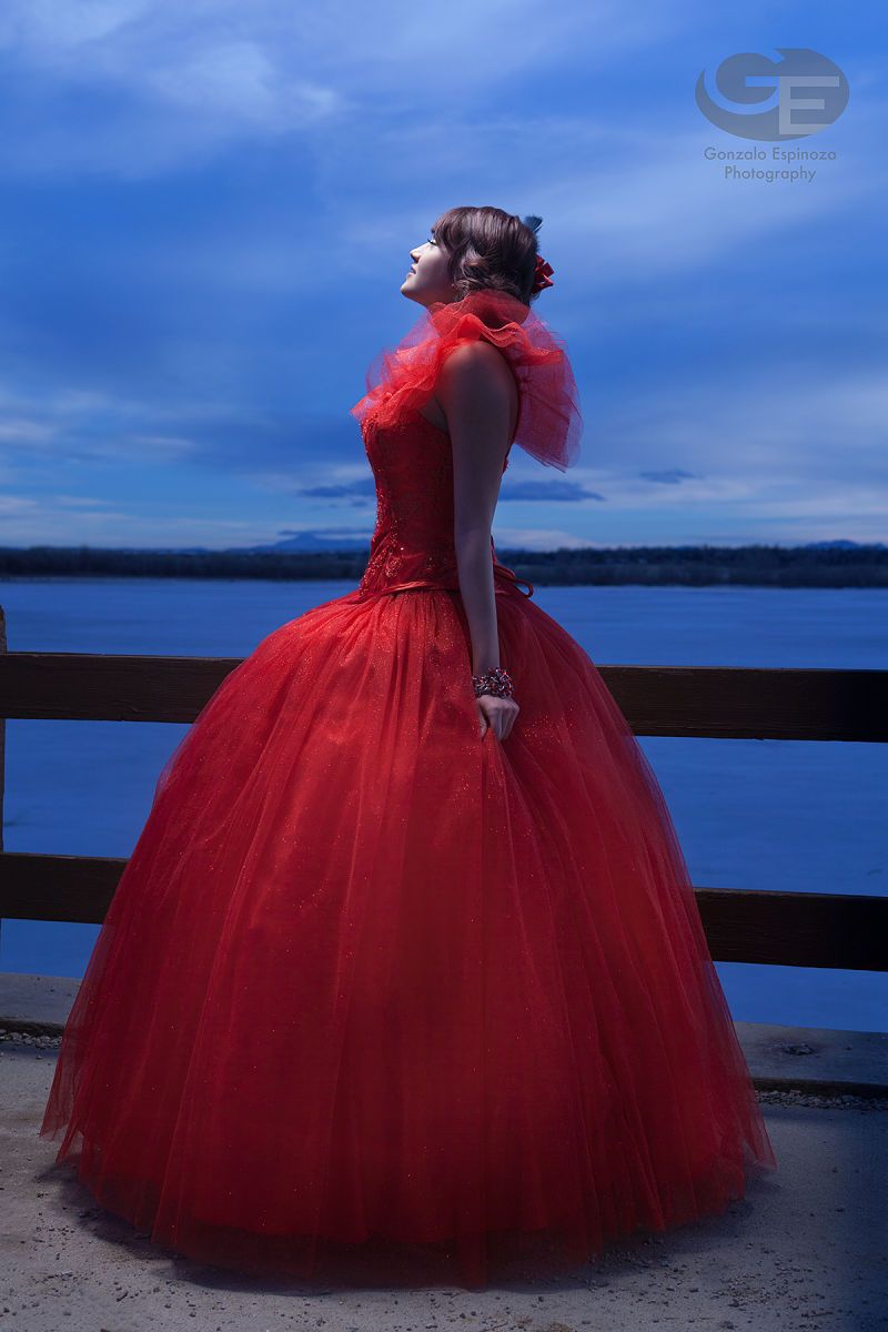 Quinceañera en el atardecer