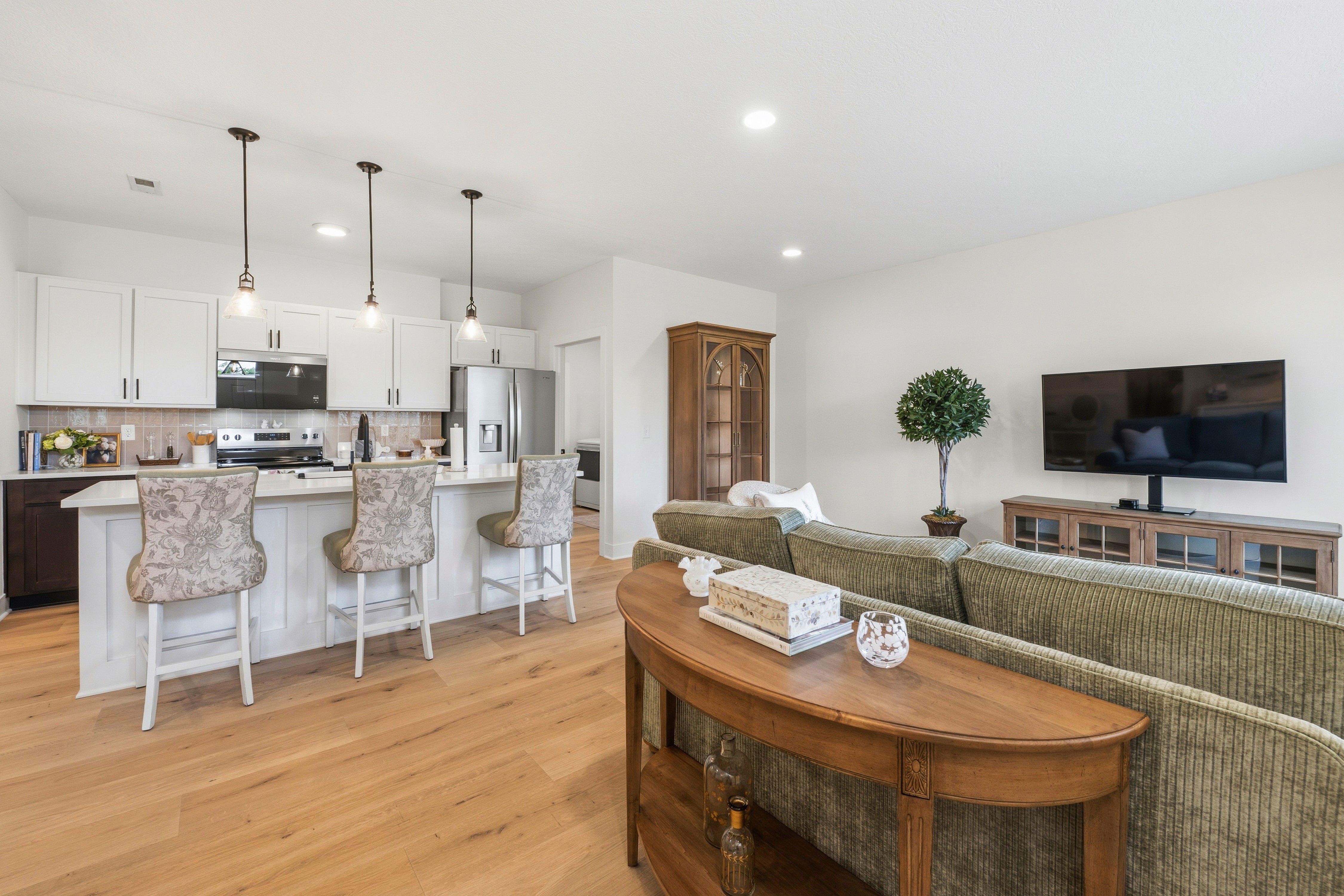 Dining room photography - Dublin, Ohio real estate