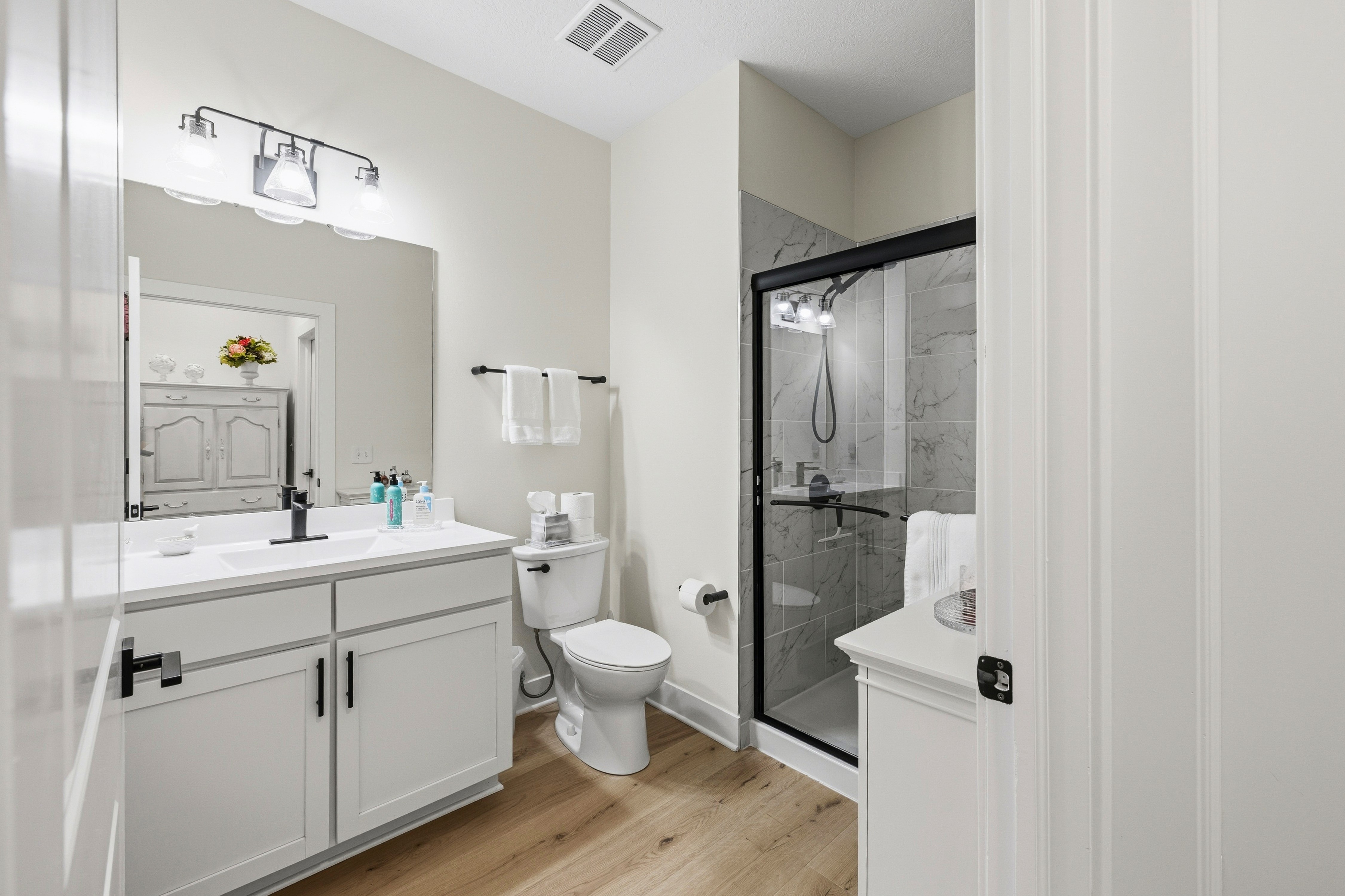 athroom photography - Columbus, Ohio home listing