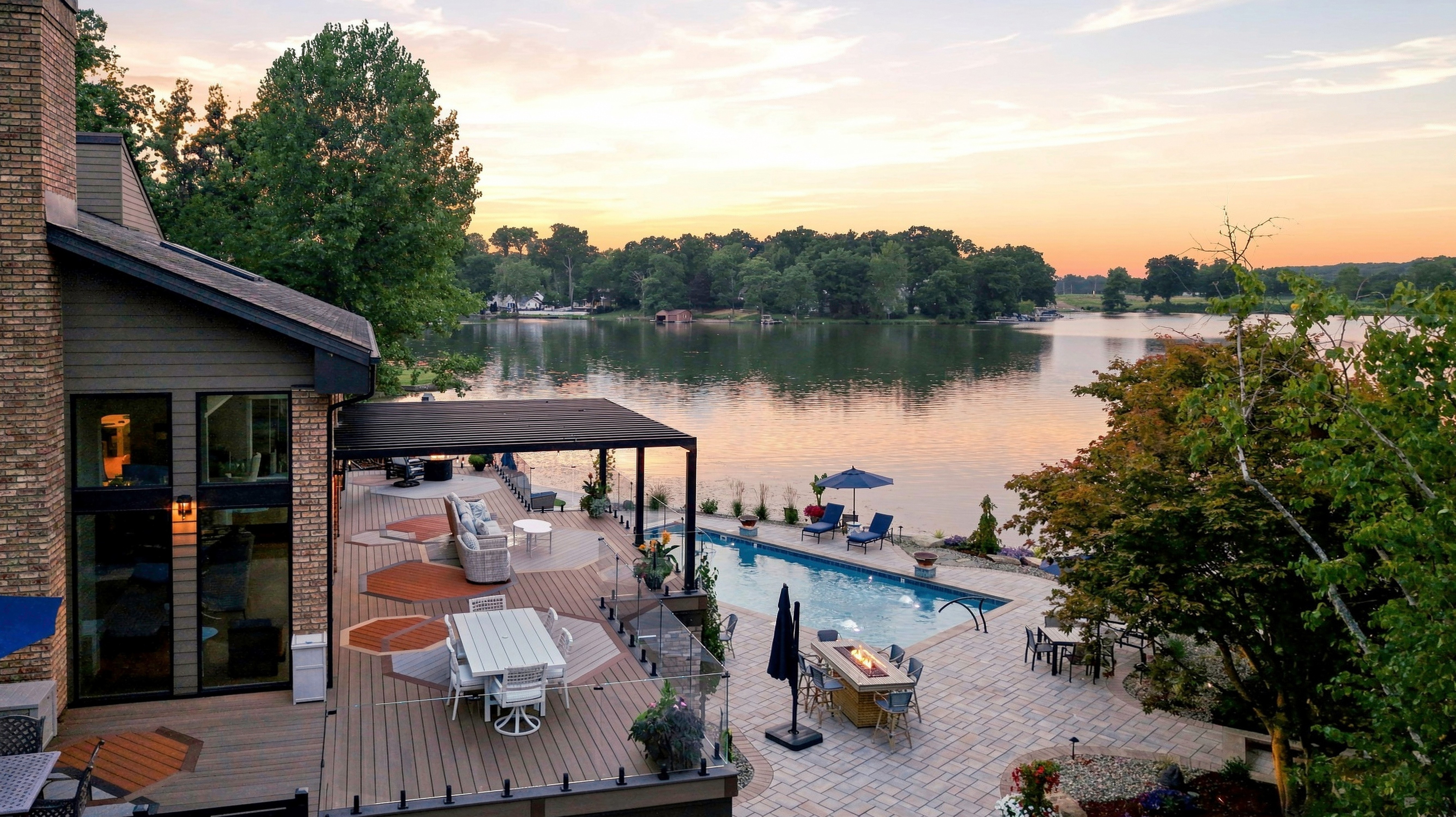 Photo of back deck and outdoor living space at a Columbus, Ohio real estate listing