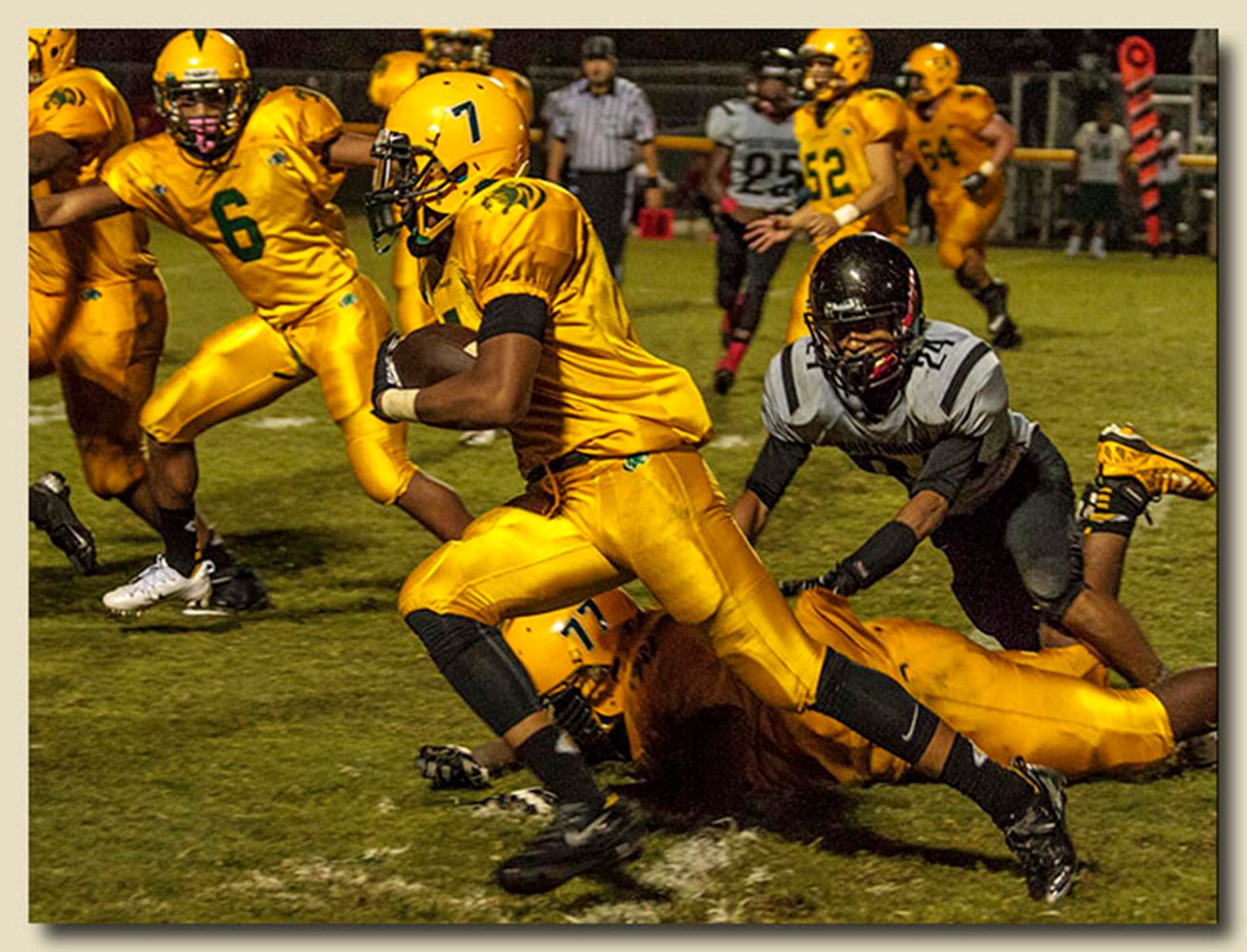 Jordan Herrera (7) End Run