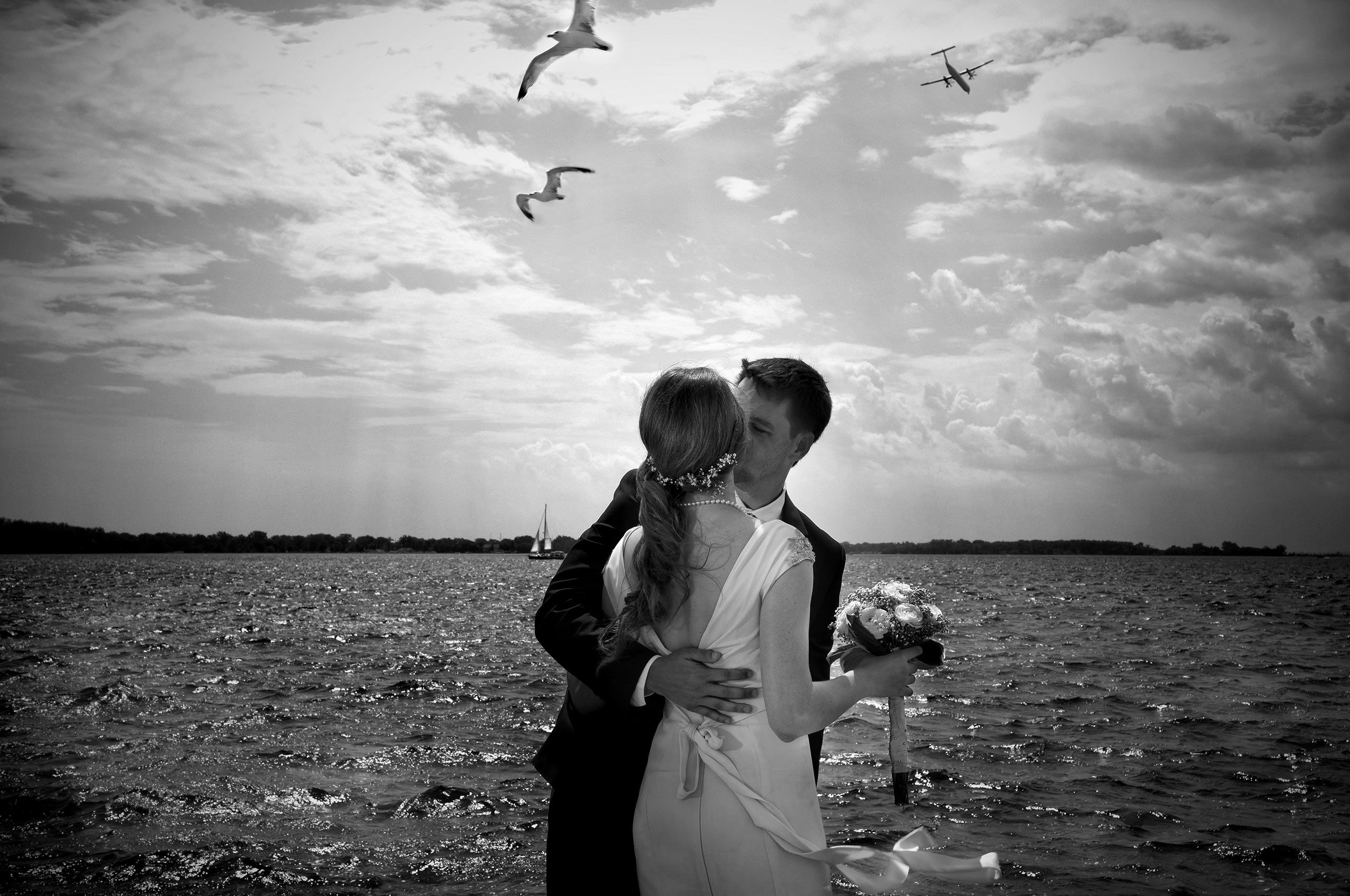 Couple photo session at the Docks in Toronto