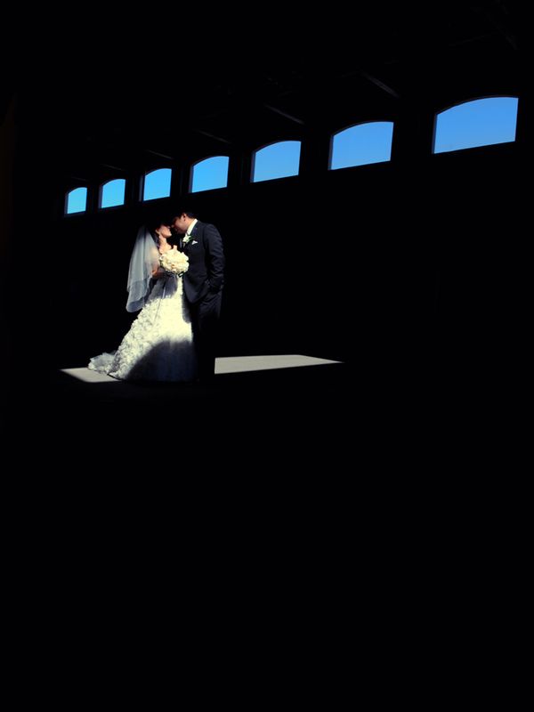 bride and groom spending time together before their wedding ceremony couple-photo-wedding-montreal