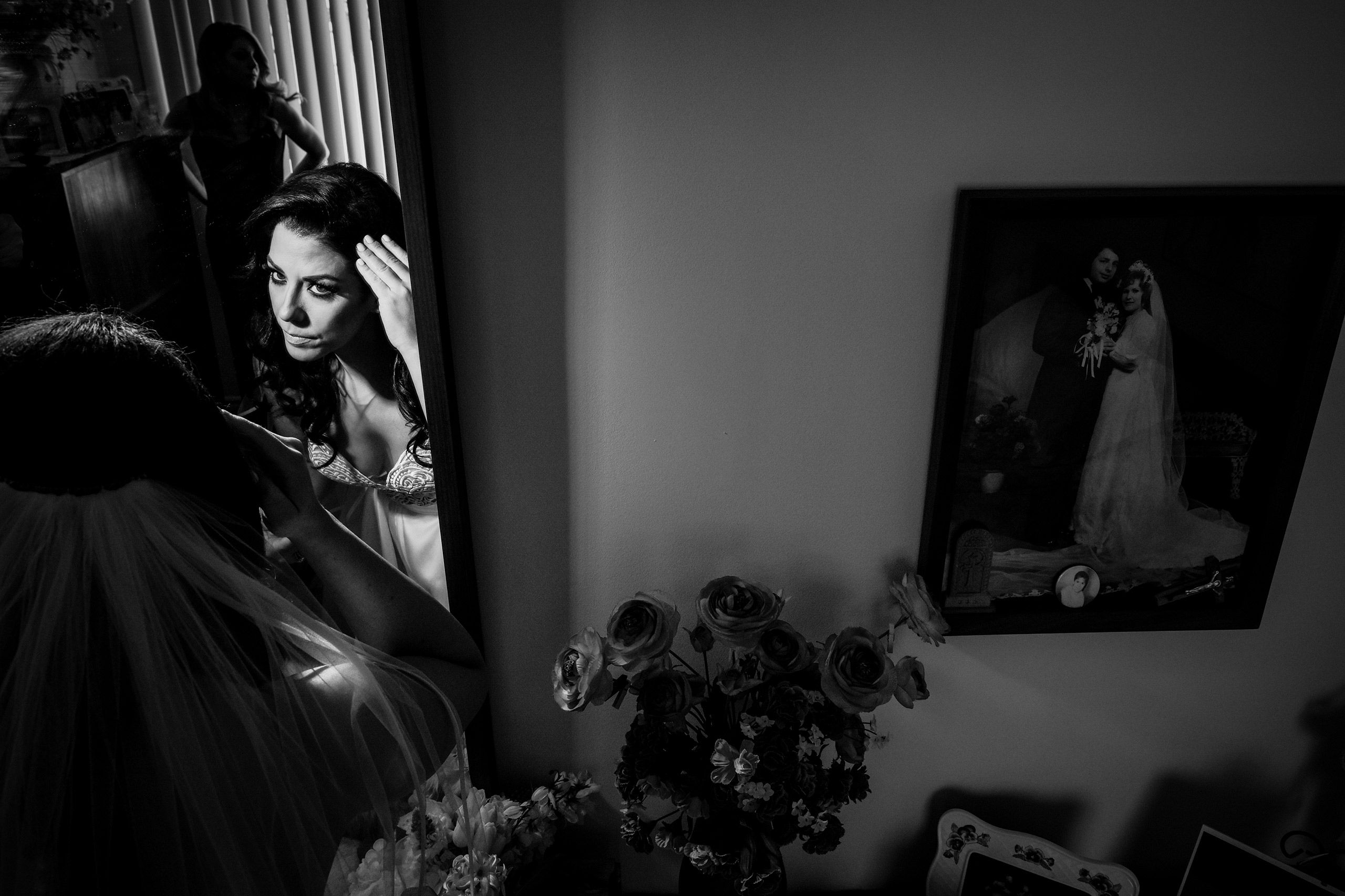 Getting ready of the bride, Montreal wedding photographer