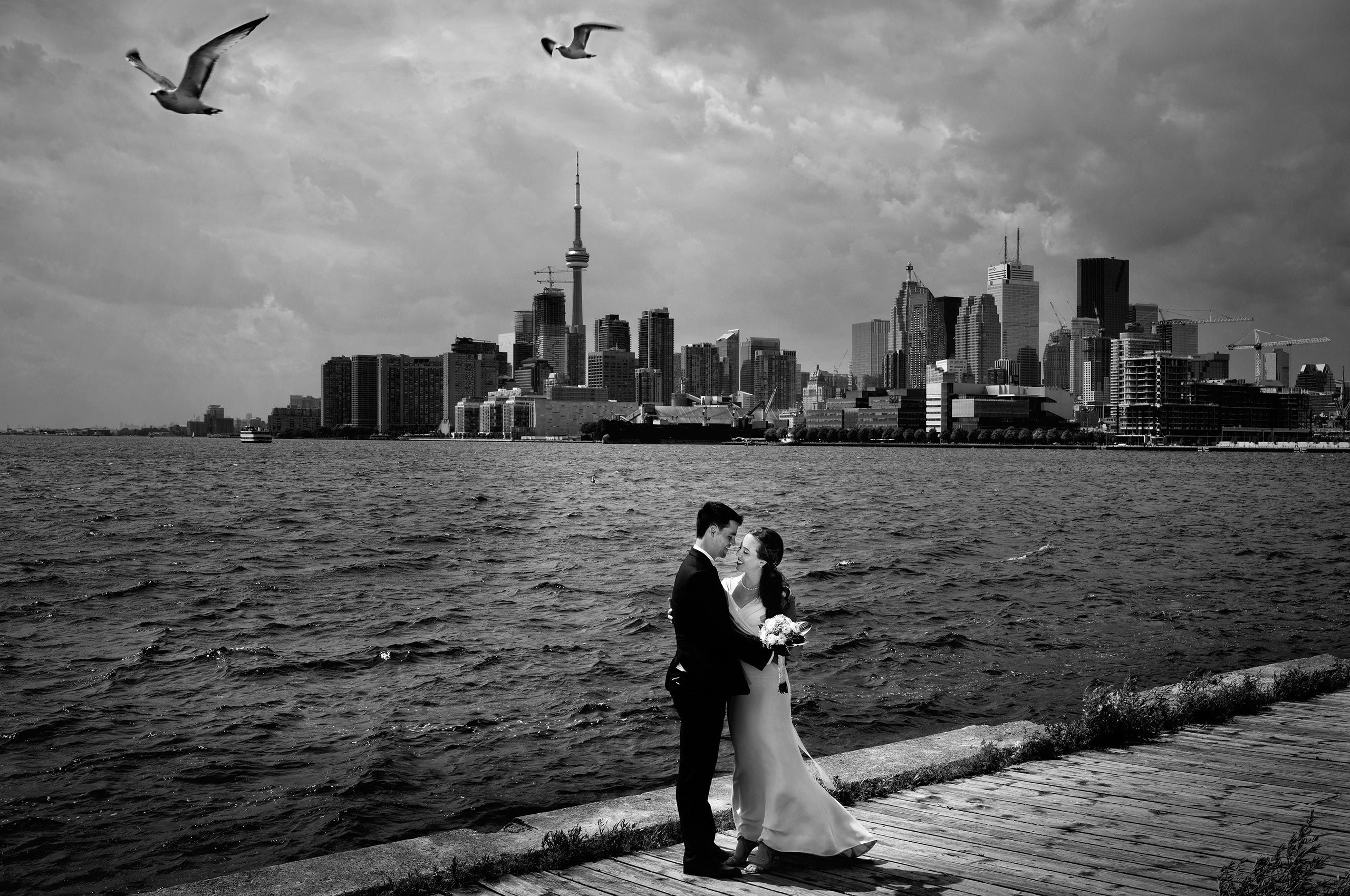 wedding-toronto-couple-photo-the-docks
