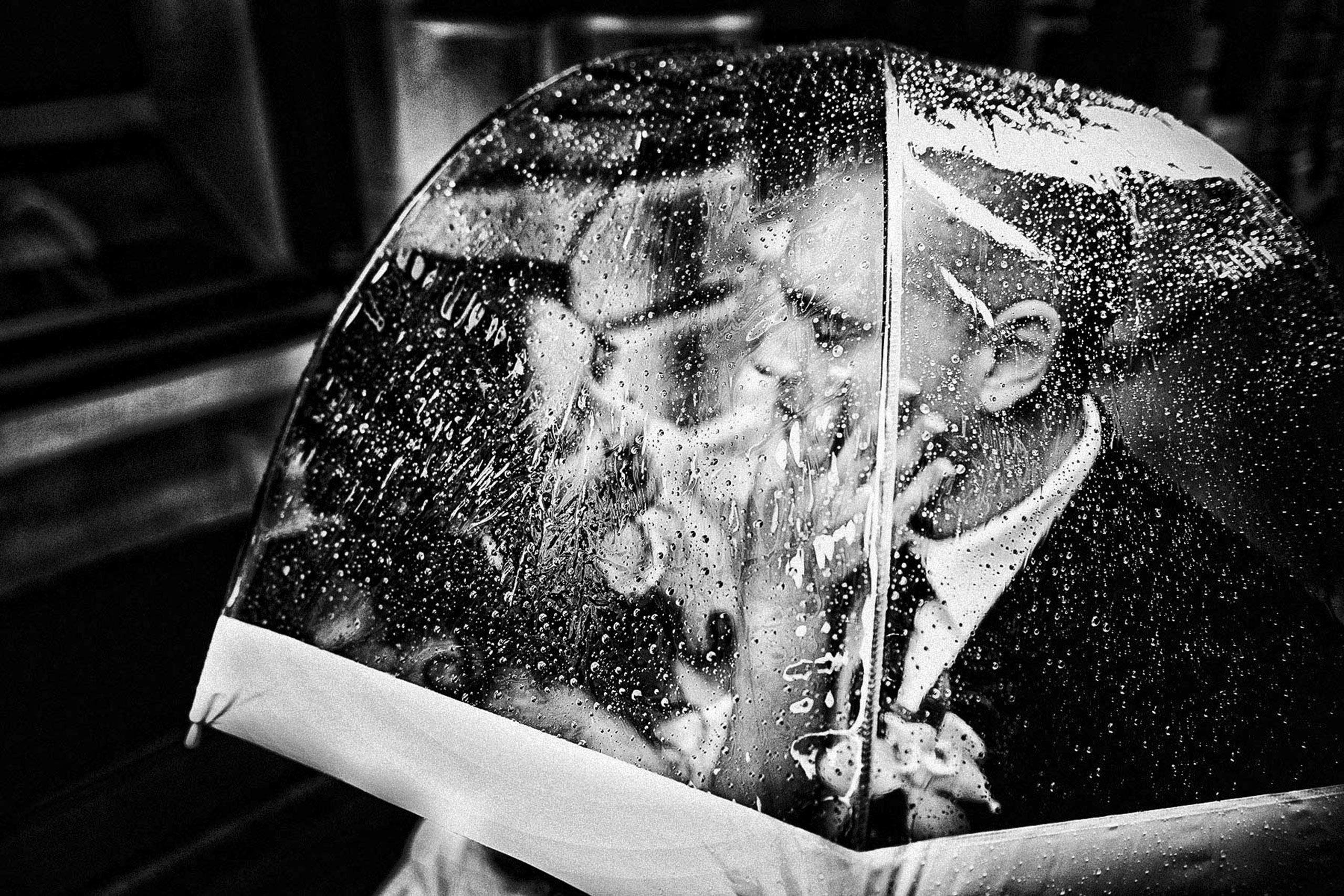 bride-groom-portrait-on-rainy-day