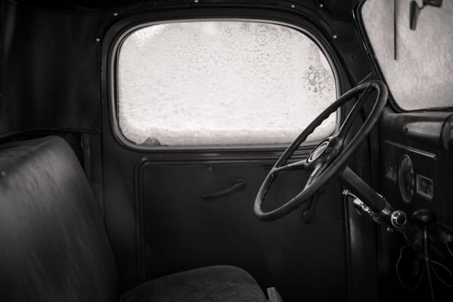 truck in snow 