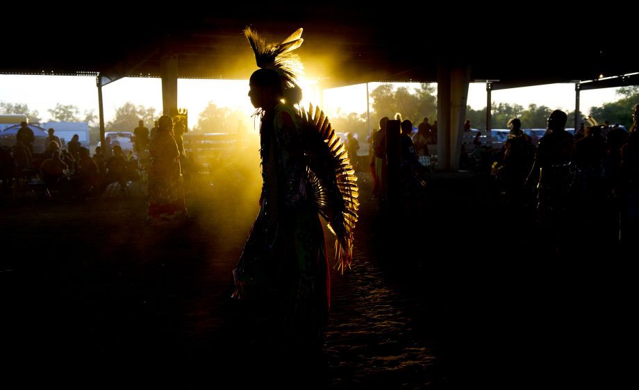 NATIVE AMERICAN POW-POW