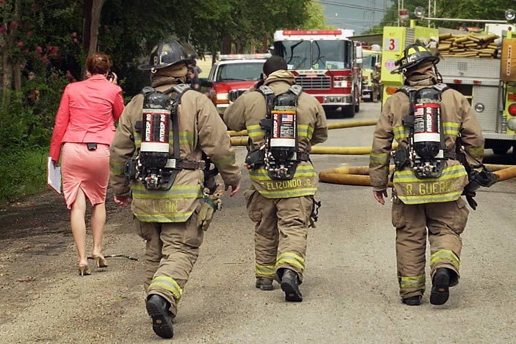 1news_housefire_1028