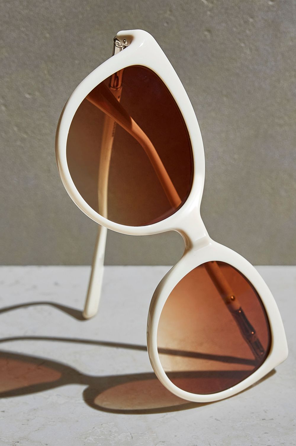 202310_Test_AlisonBlomgren_FerragamoSunglasses.jpg