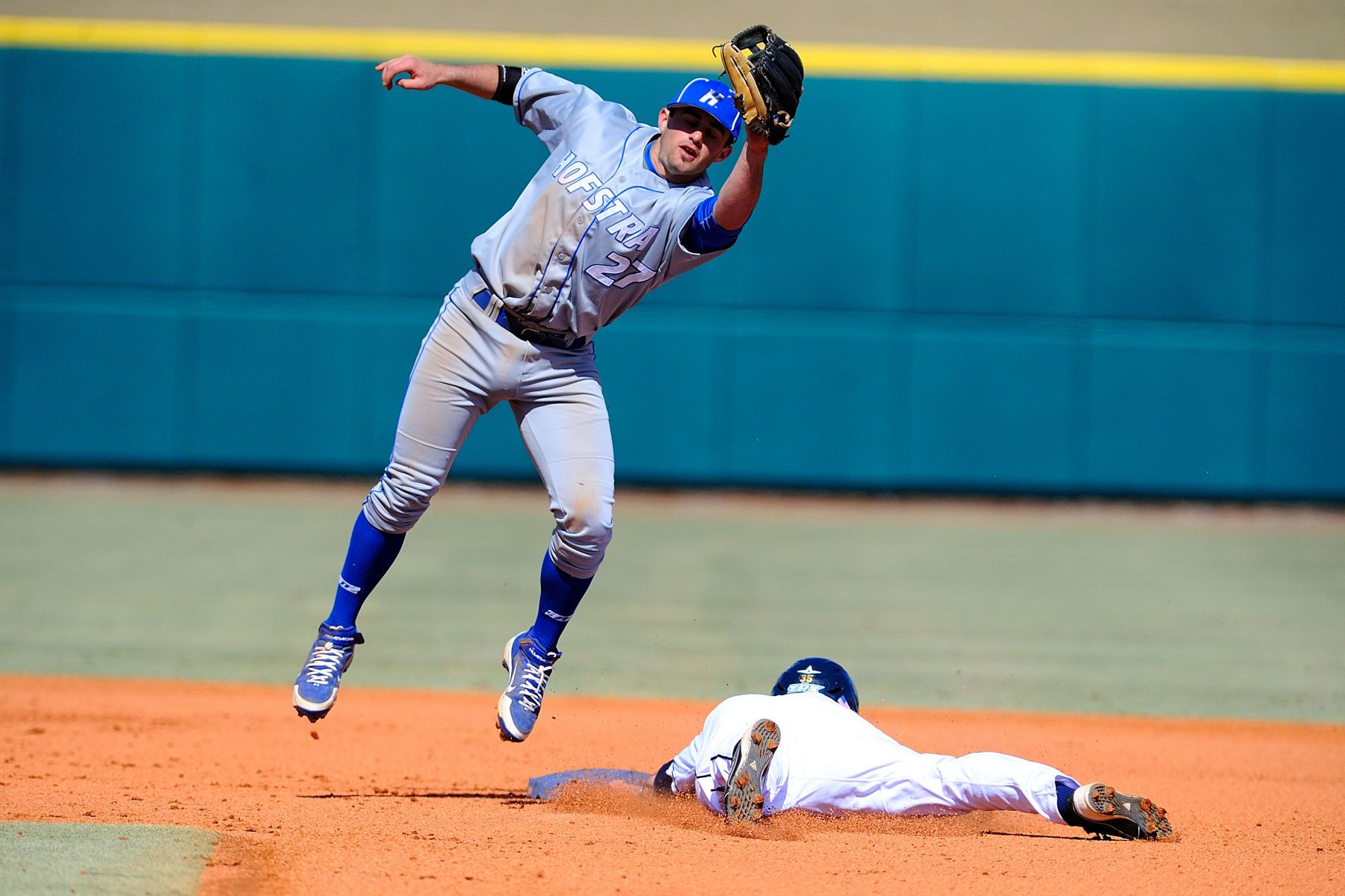 NCAA BASEBALL:  FEB 25 Hofstra v Notre Dame