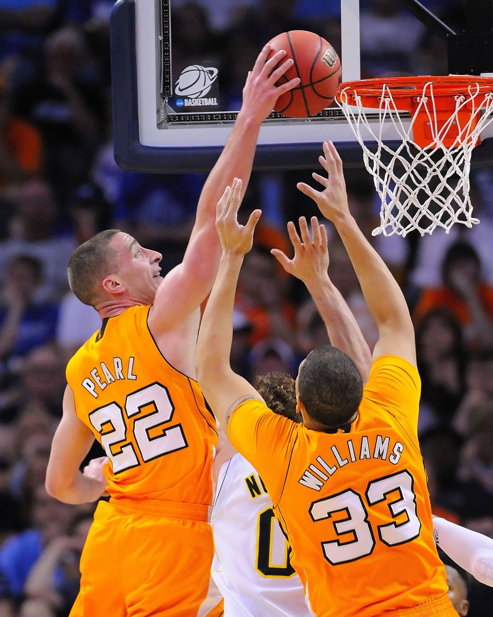 NCAA BASKETBALL:  MAR 18 Michigan defeats Tennessee