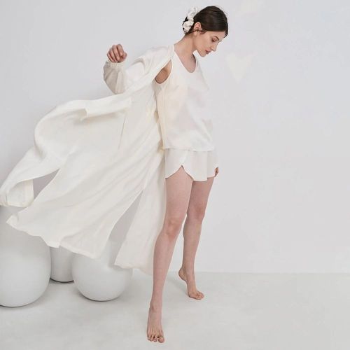 lunya01_17_WS_LONG_ROBE_TRANQUIL_WT_LUNYA_ECOMM_3308HR_aa04967b-b374-4614-864b-1ca0f92aea5f.jpg