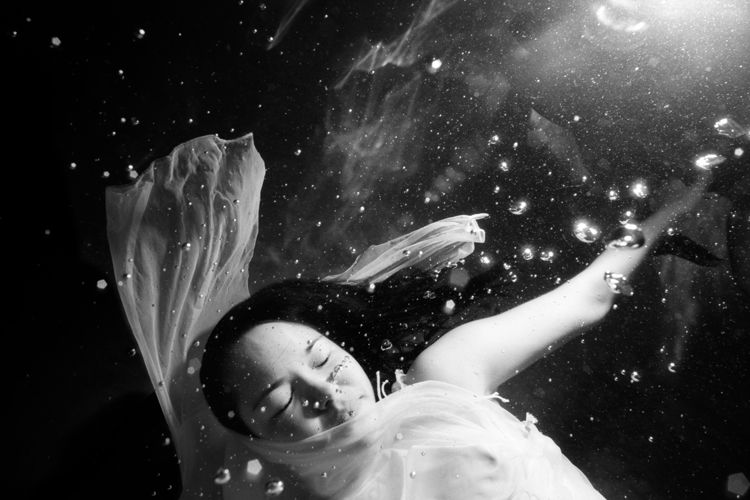 01_underwater_bw_002a.jpg