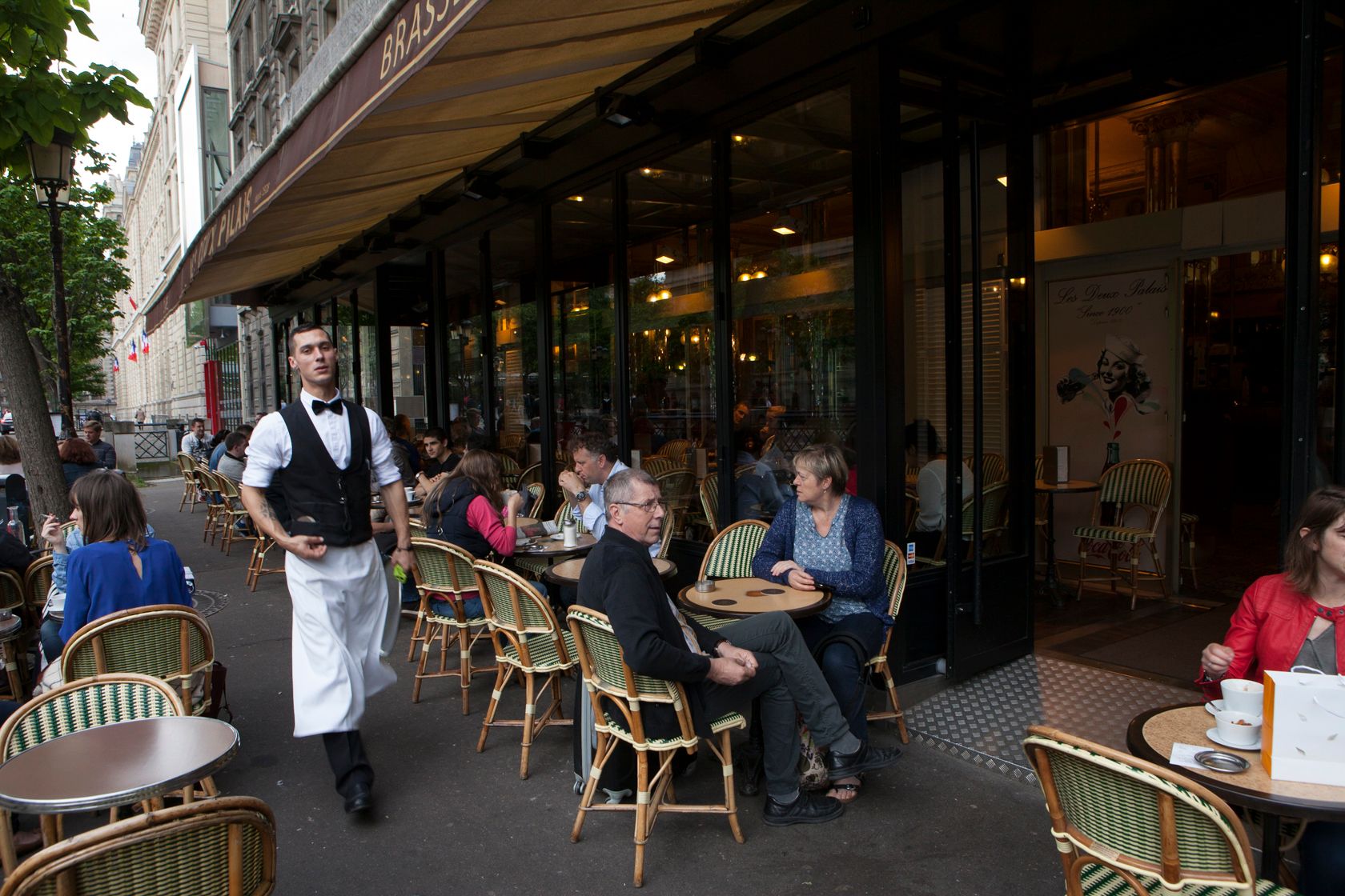 ParisWaiters (1 of 1) - Copy.jpg