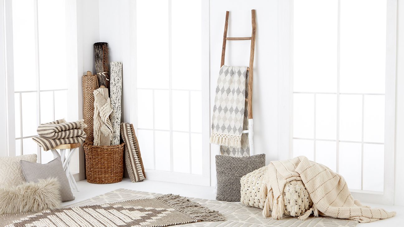 1annaroomsetweb1__37955_copy