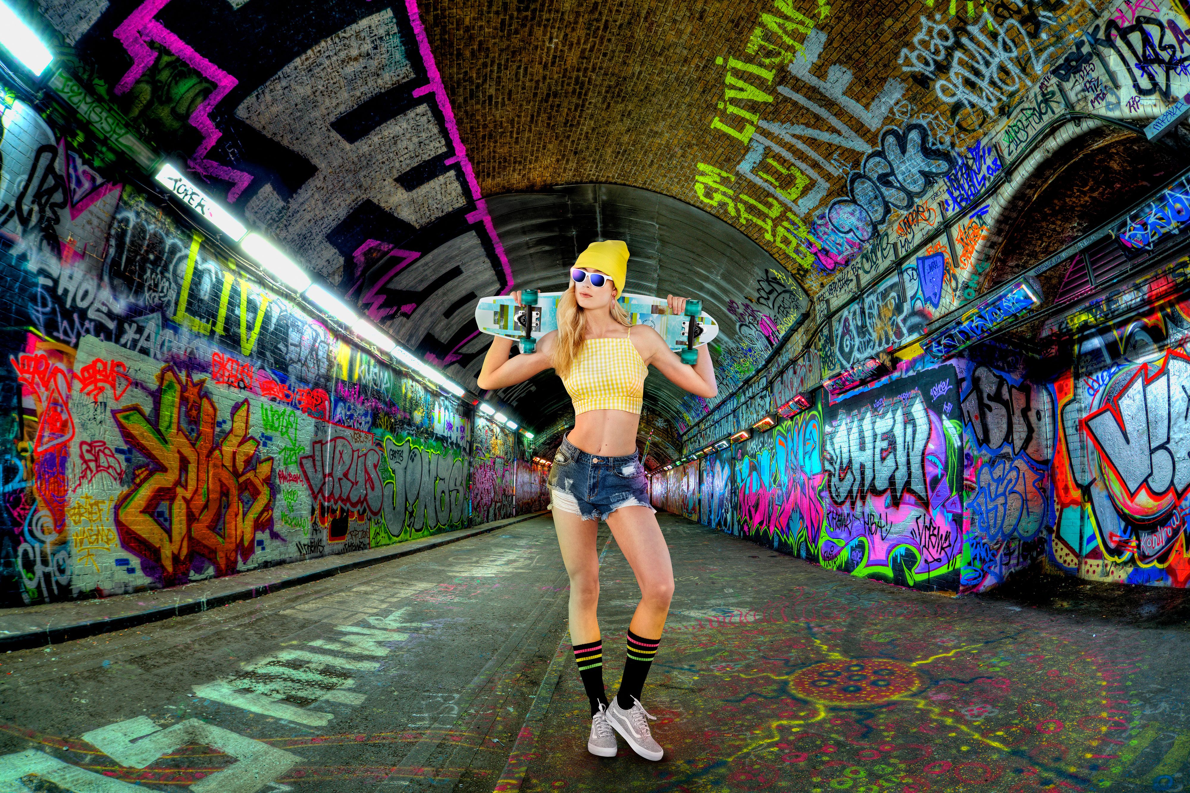 Skateboard-Tunnel_GirlWEB.jpg