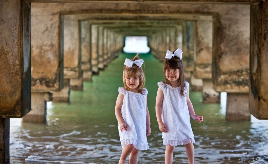 1Hanalei_Family_Sisters_Portrait.jpg