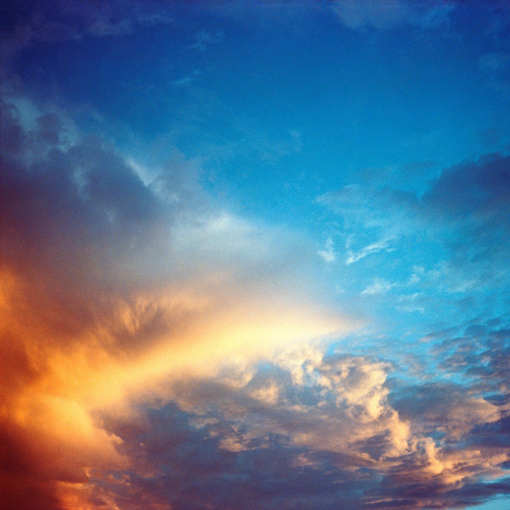 AYUSON_orange_blue_Clouds_800kb.jpg