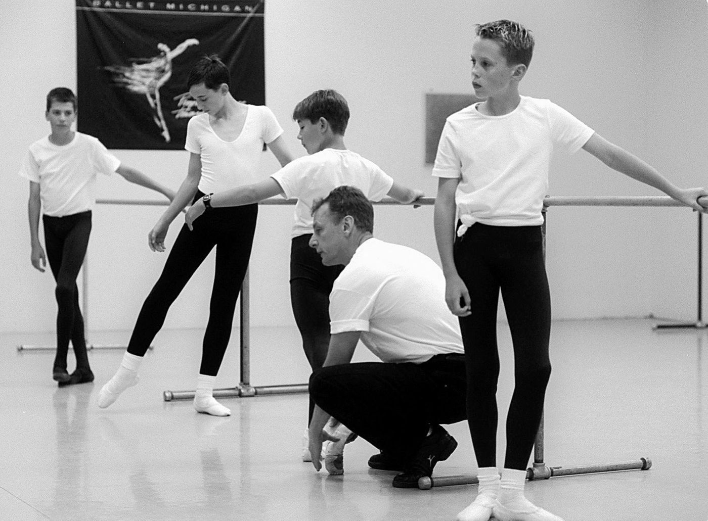 1pe___b_w_to_dance_the_boys