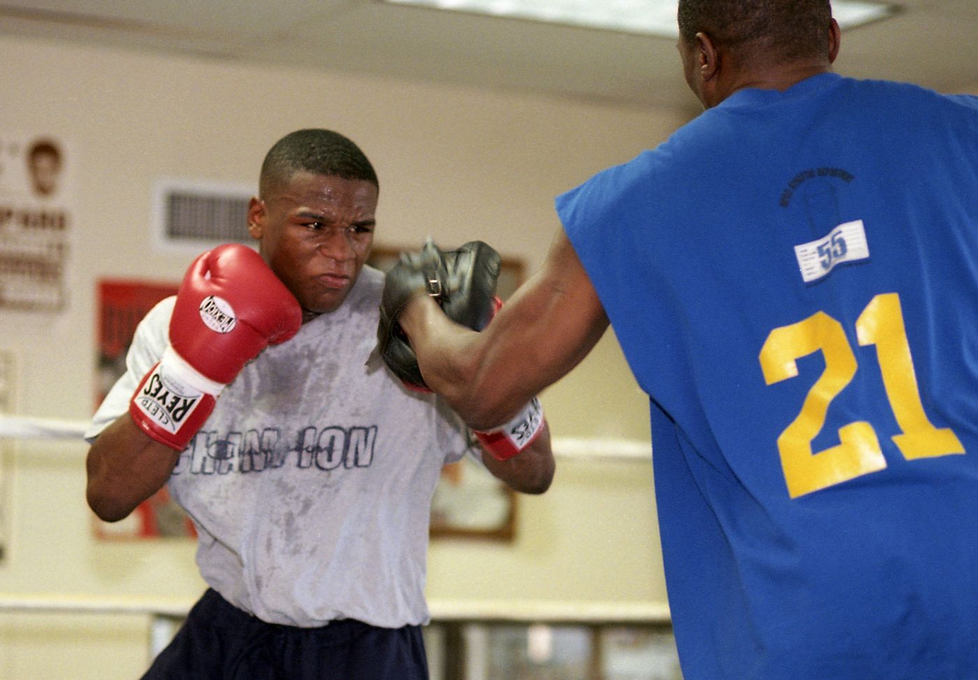 1mayweather_back_to_gr_img462