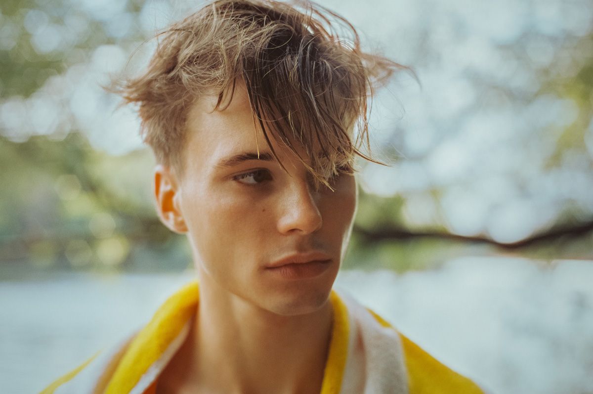 Niv_Shank_1132_film_Berlin_By_The_Lake_series_CAP74024_magazine.jpeg