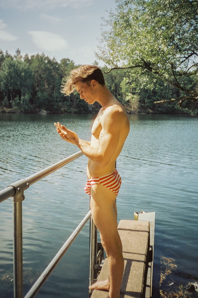 Niv_Shank_1133_film_Berlin_By_The_Lake_series_CAP74024_magazine.jpeg