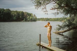 Niv_Shank_1145_film_Berlin_By_The_Lake_series_CAP74024_magazine.jpg