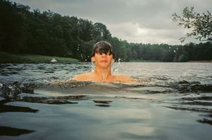 Niv_Shank_1219_film_Berlin_By_The_Lake_series.jpg