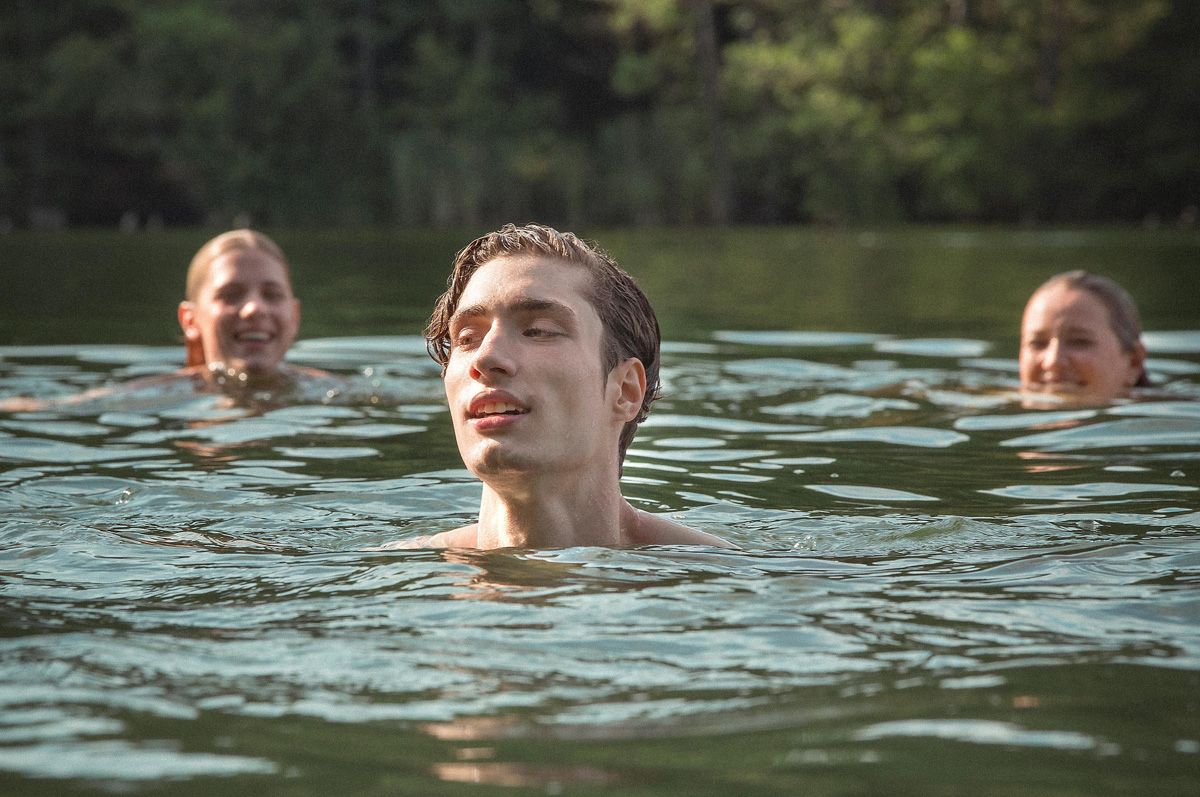 Niv_Shank_1170a_film_Berlin_By_The_Lake_series_life_Style_out_takes.jpeg