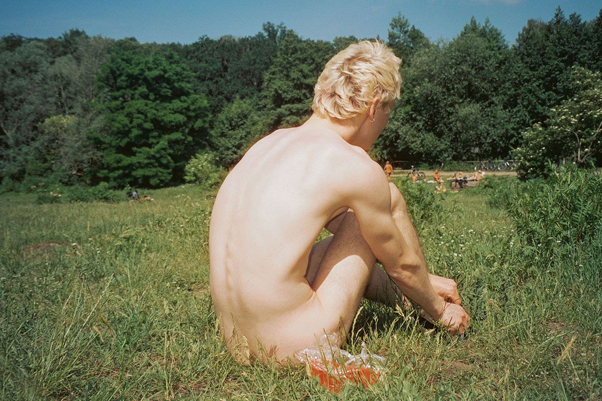 Niv_Shank_1110_film_Berlin_By_The_Lake_series_BOYS!_BOYS!_BOYS!_magazine.jpg