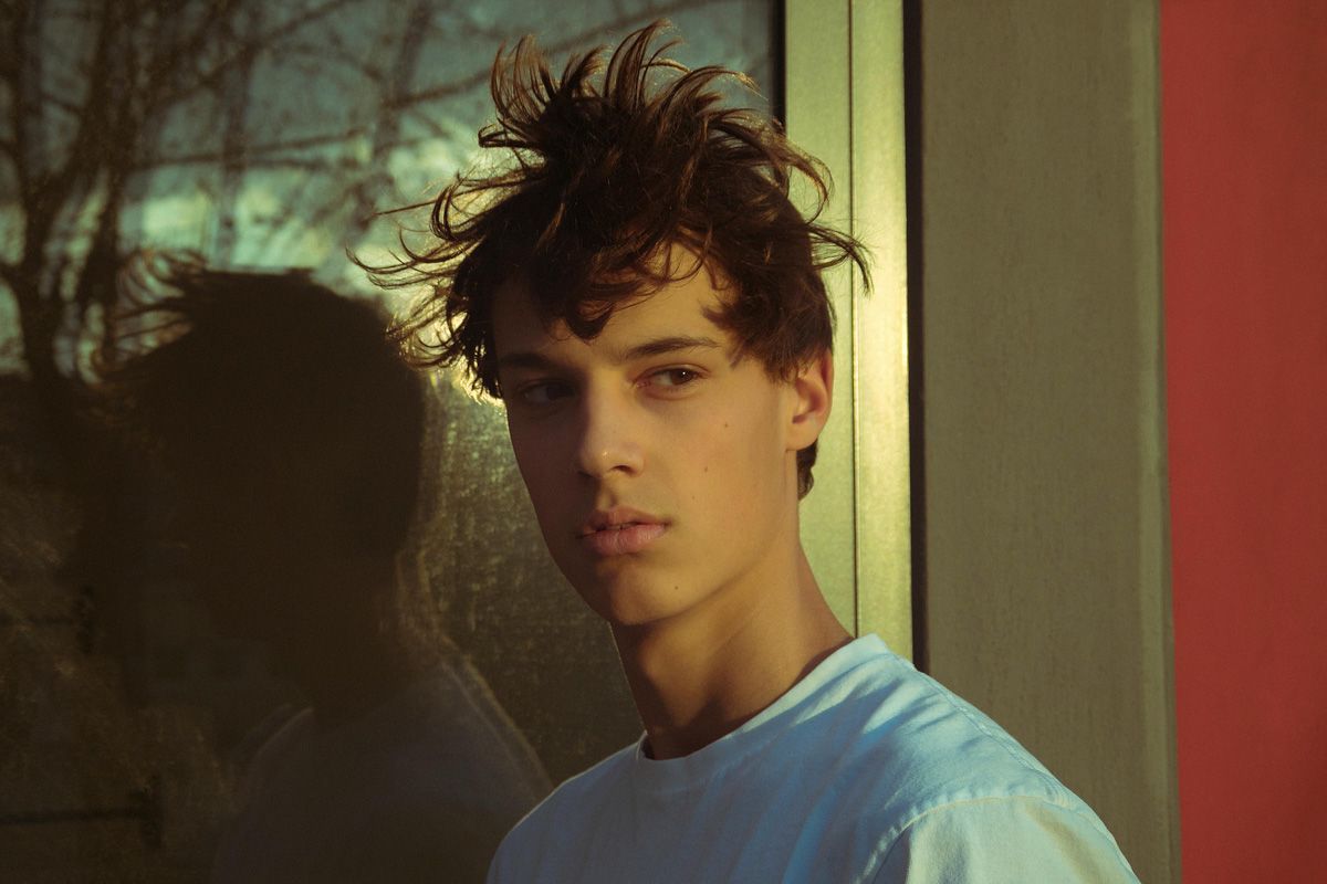 Niv_Shank_792_portraits_digital_vintage_lens_Berlin.jpeg
