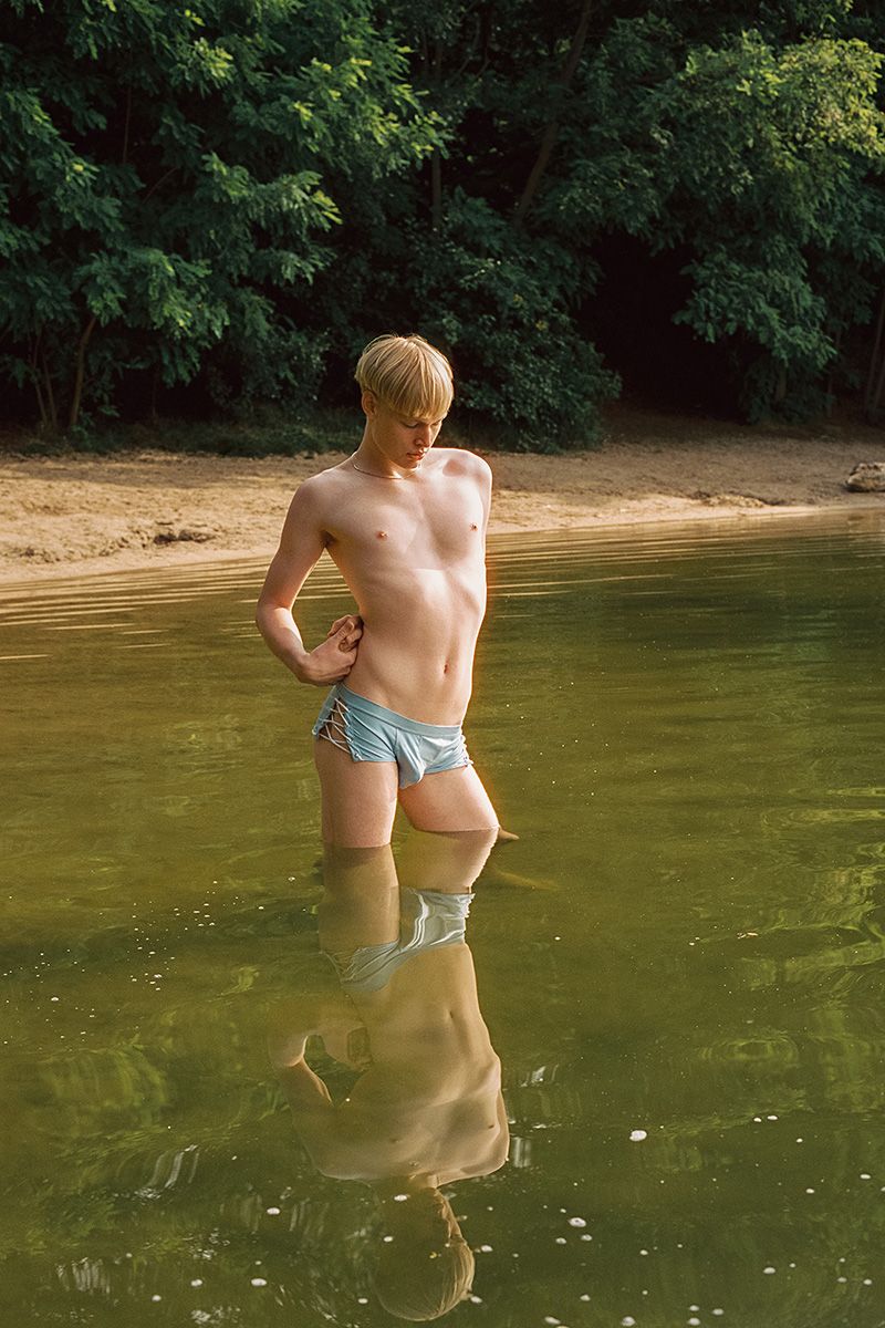 By_The_Lake_Photo_Series_attitude_magazine_Berlin_35mm.jpg